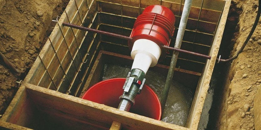 Key Features of a Self-Cleaning Mixing Head Diagram showing the key features of a self-cleaning mixing head